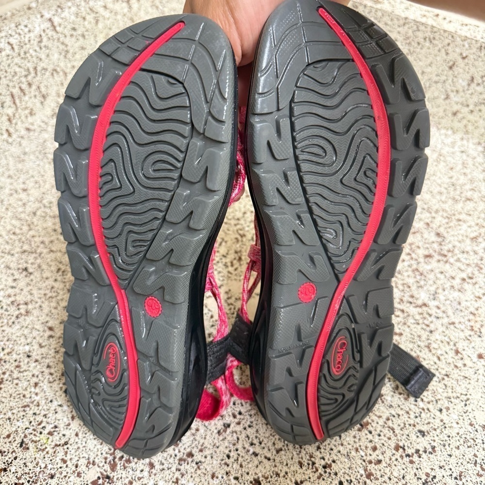 Chaco Z/Volv X2 Sandals W6- like new condition - Picture 7 of 7